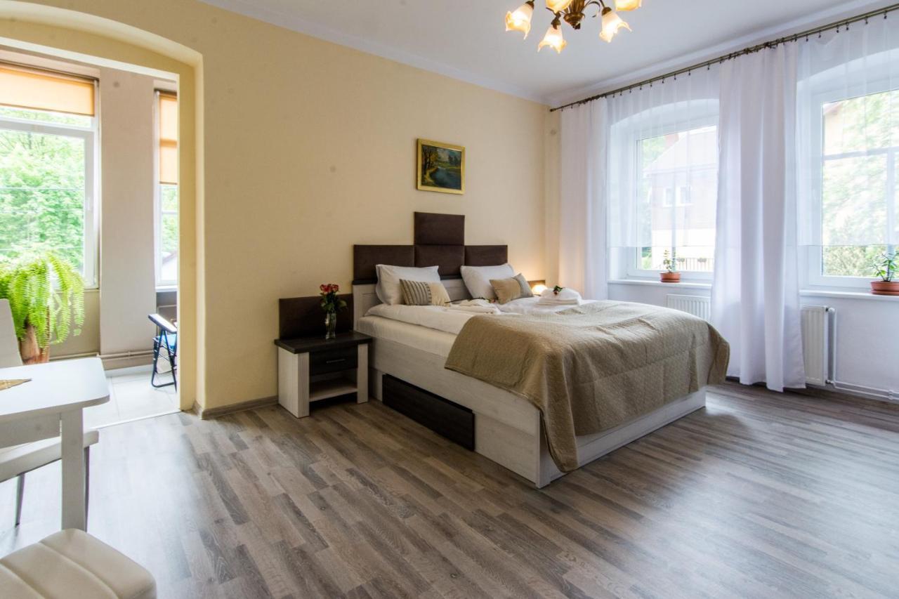 Apartamenty Izerskie - Ul. Wczasowa 8 Świeradów-Zdrój Buitenkant foto